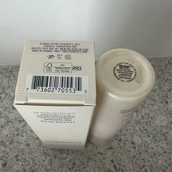 MAC Hyper Real Serumizer - Picture 2 of 6